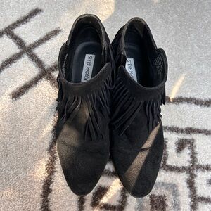 Steve Madden Fringe Booties Sz 8